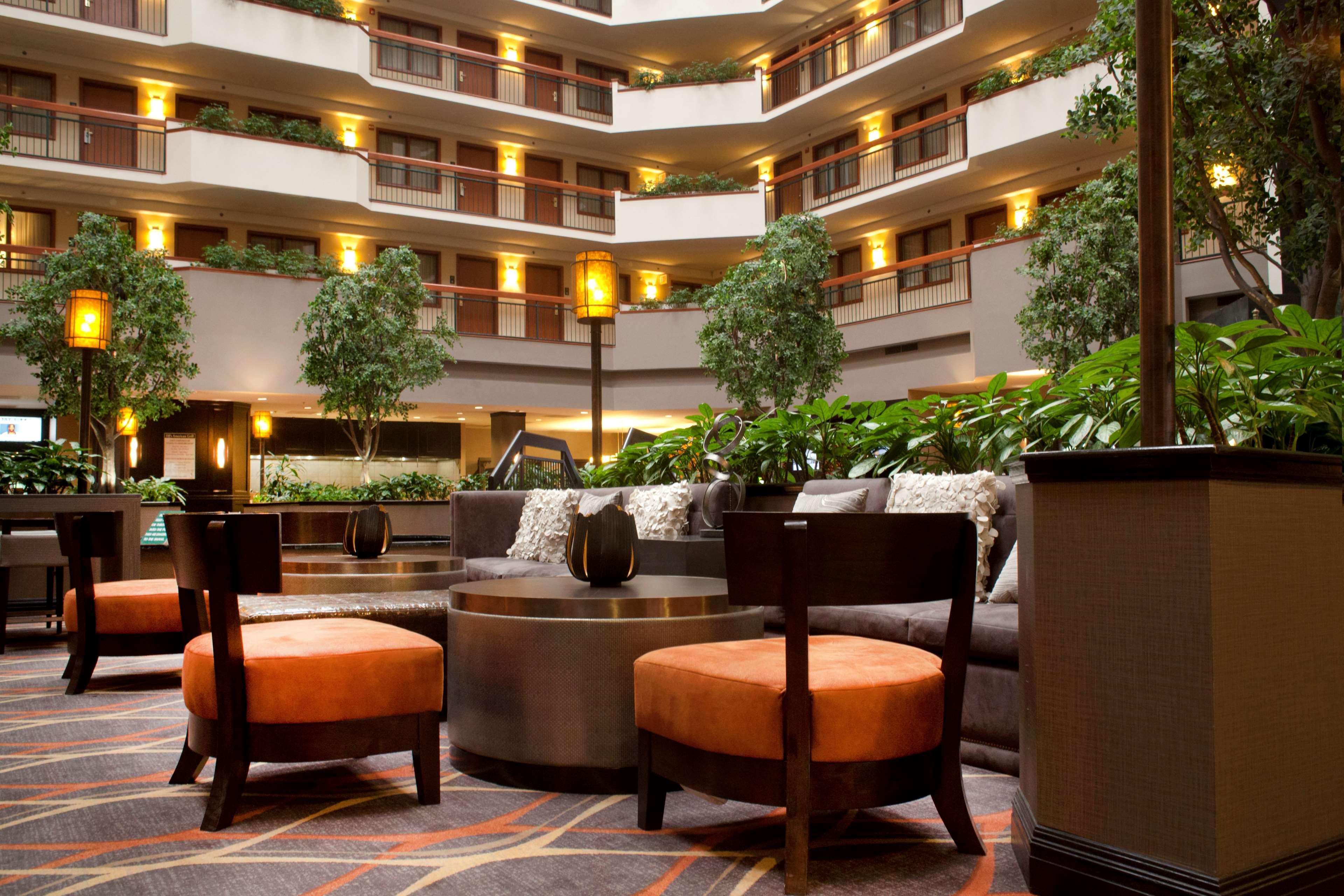 Vista Lobby Embassy Suites by Hilton Austin Arboretum