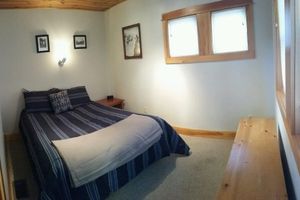 Alquiler Vacacional - River Ellis Chalet: Cozy Chalet w private Jacuzzi & access to Swimming Pool