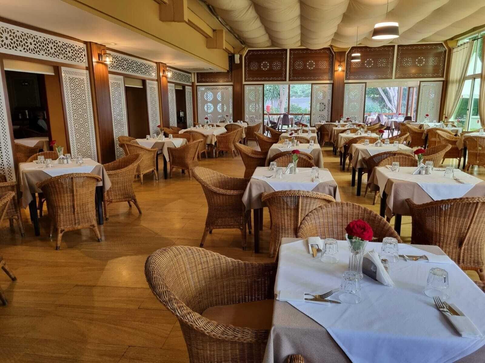 Restaurant Hotel El Oumnia Puerto & Spa