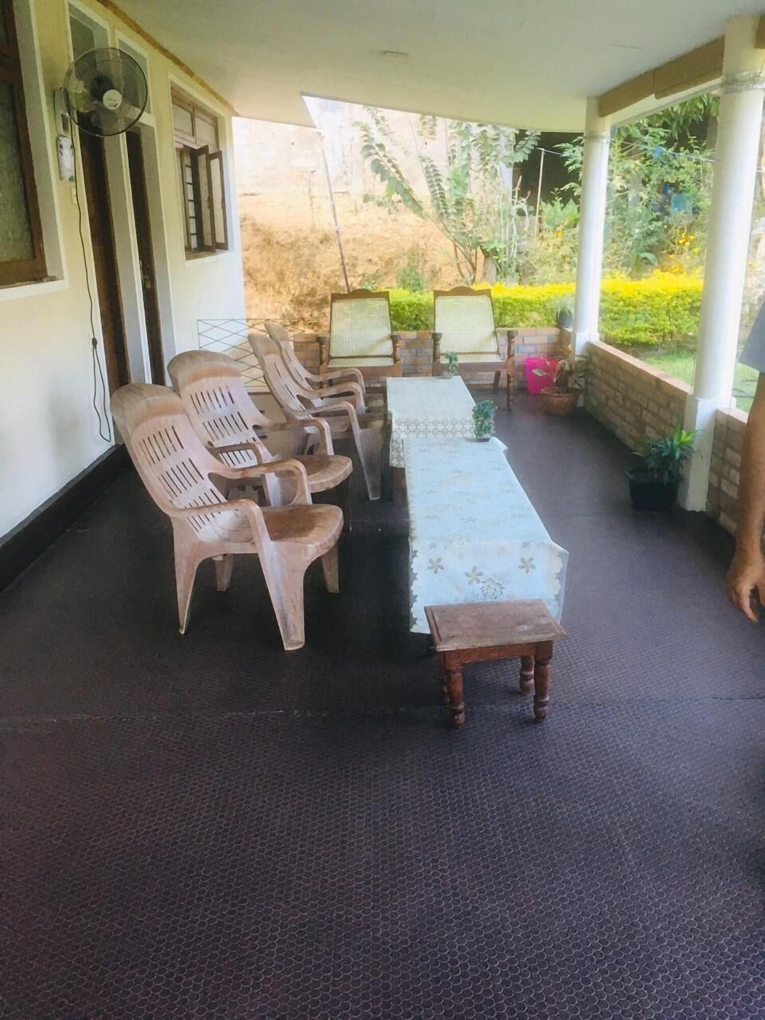 Varios 59B Rest Inn Ella