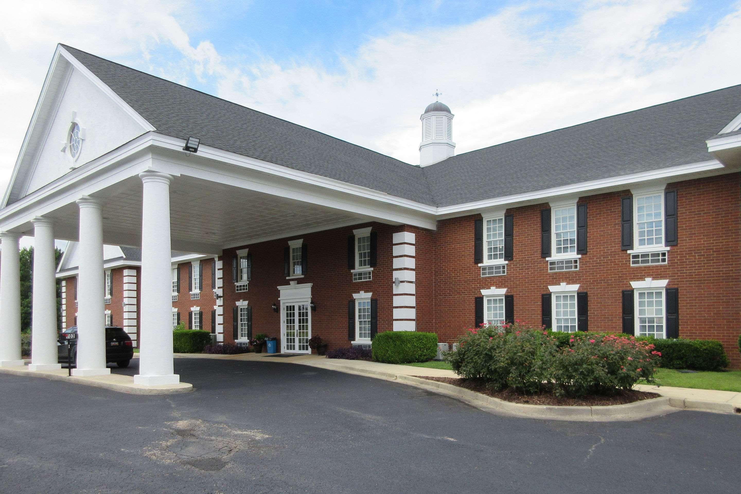 Vista Exterior Quality Inn & Suites