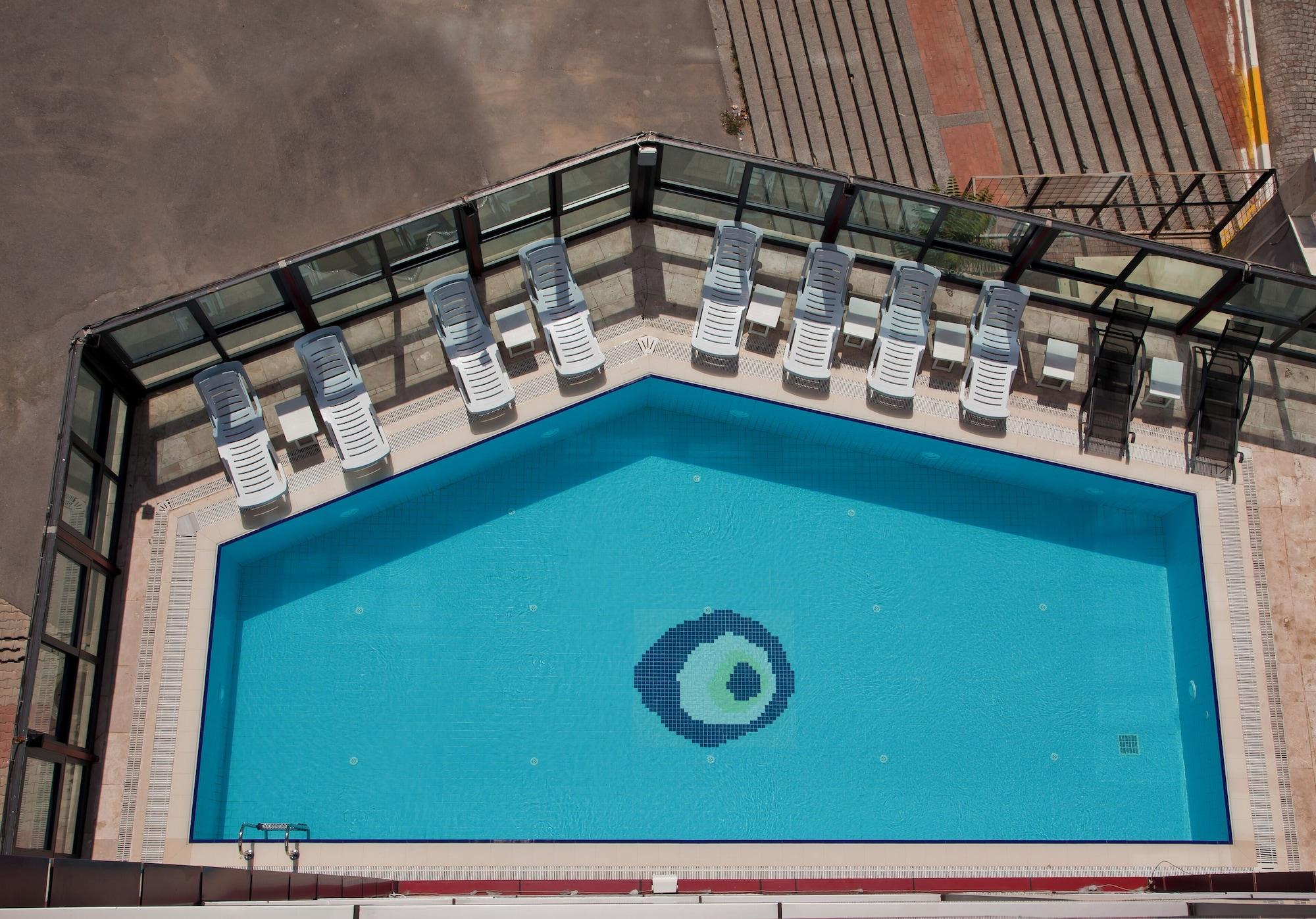 Vista Piscina Volley Hotel Istanbul