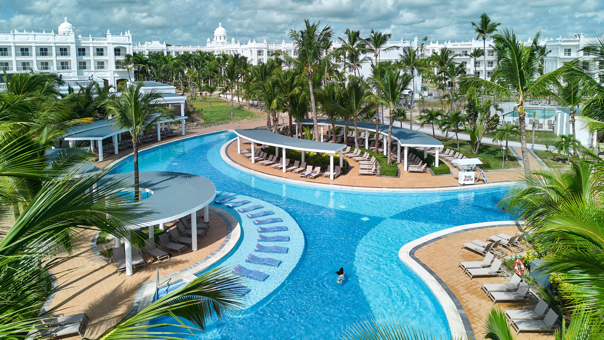 Vista Piscina Riu Palace Bavaro - All Inclusive