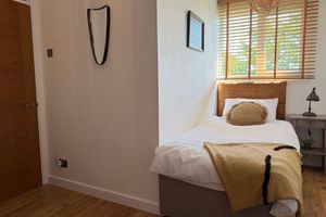 Alquiler Vacacional - Pembury – Spacious and Contemporary 4 Bedroom Holiday Retreat