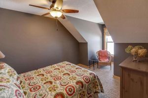 Alquiler Vacacional - Cozy Lake Front Home with private beach on Leech