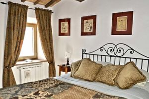 Alquiler Vacacional - Villa Piantoni on Antognolla Golf Estate. Restaurant, Cafe/Bar, Castle on Estate