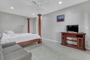 Renta temporal - 4-bedroom house in welcoming Wellington with AC