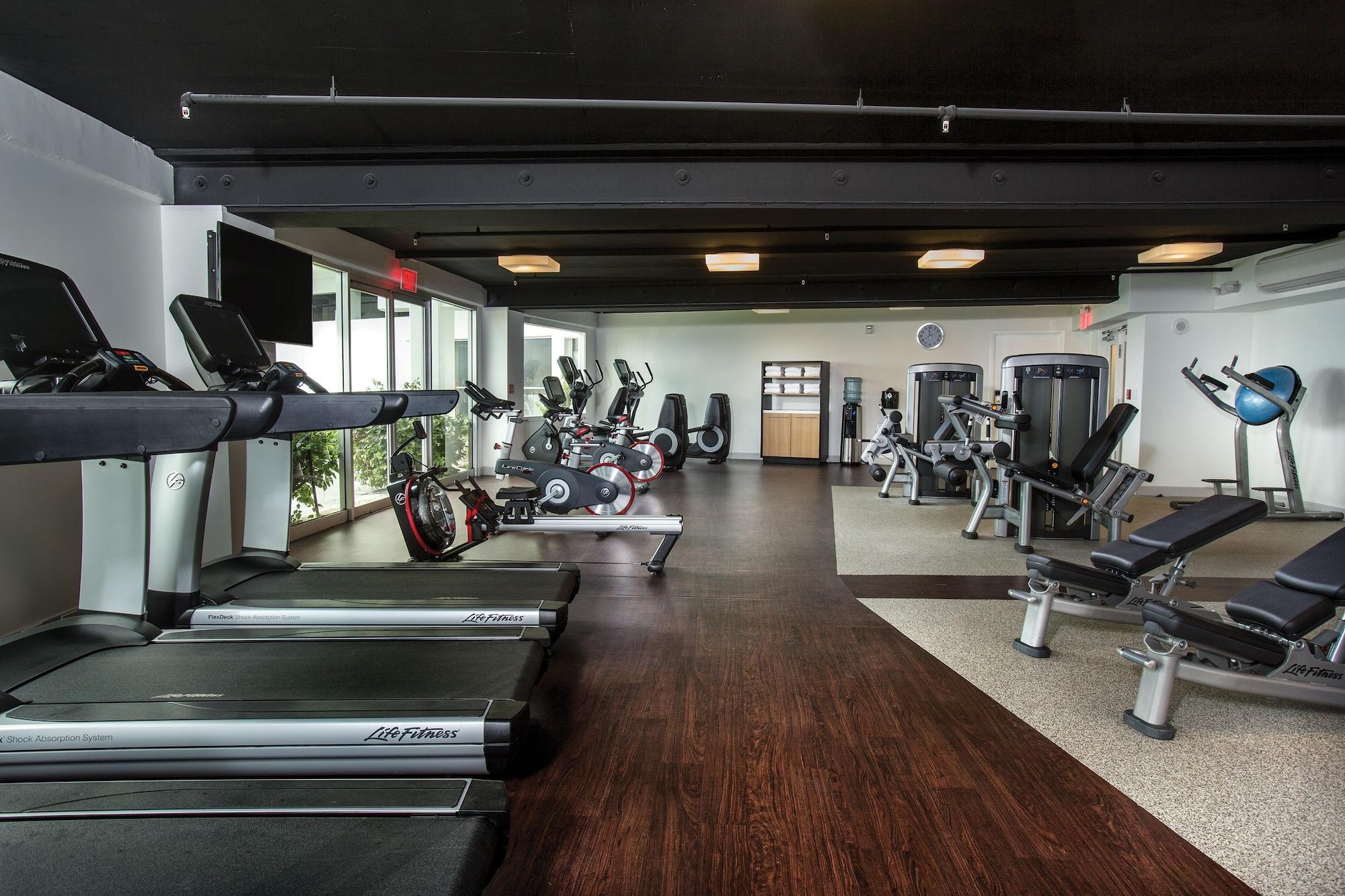 Gimnasio Grand Naniloa Hotel Hilo - a Doubletree by Hilton