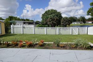 Alquiler Vacacional - Cheerful Miami Escape w/ Lake Access