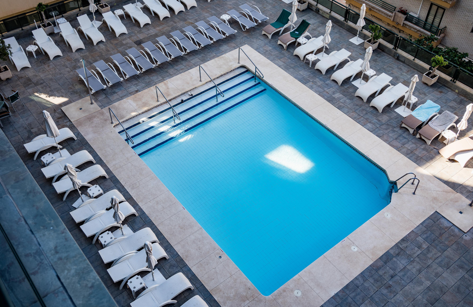 Vista Piscina Leonardo Hotel Fuengirola Costa del Sol