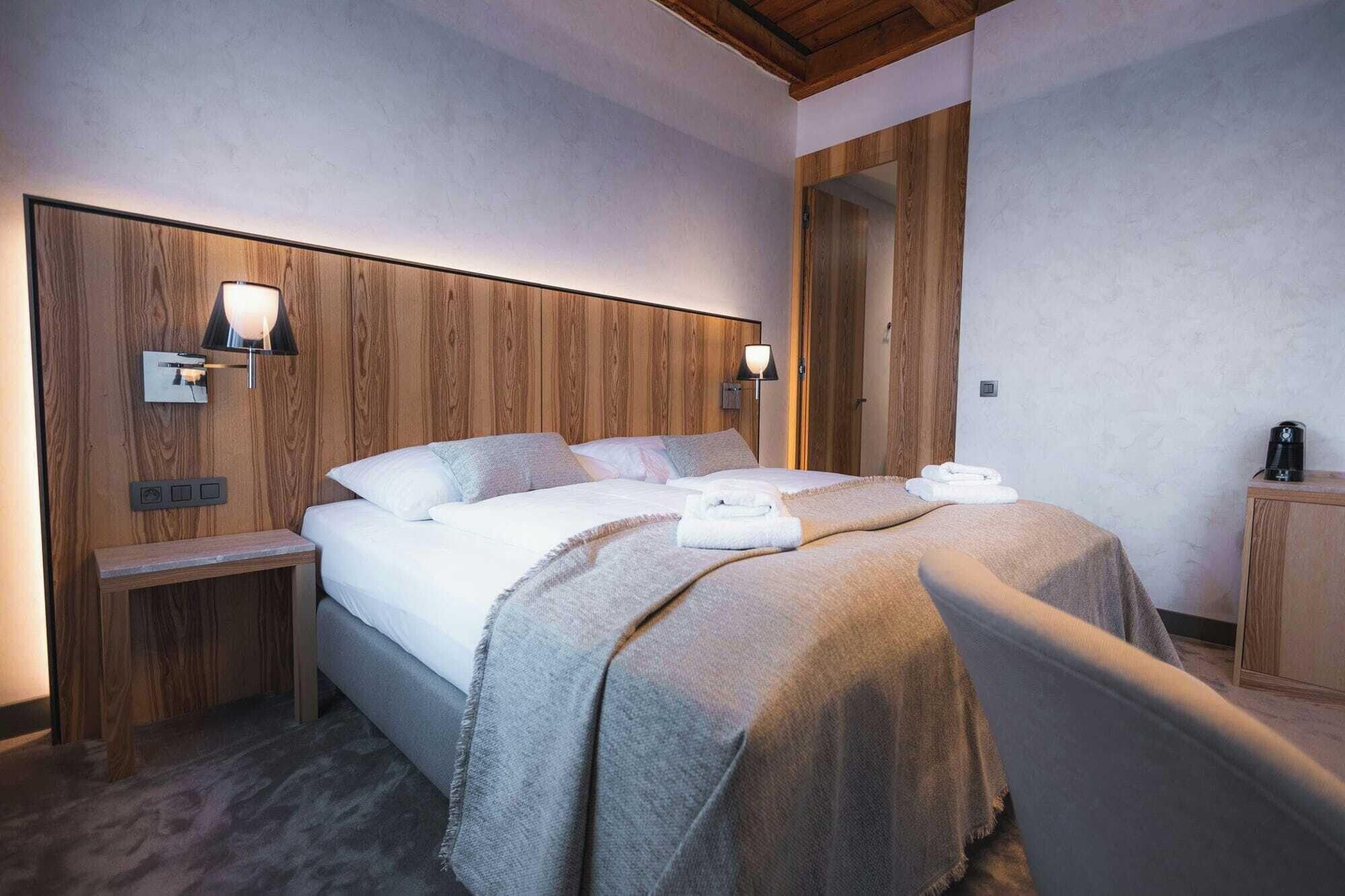 Varios Hotel ALBRECHT