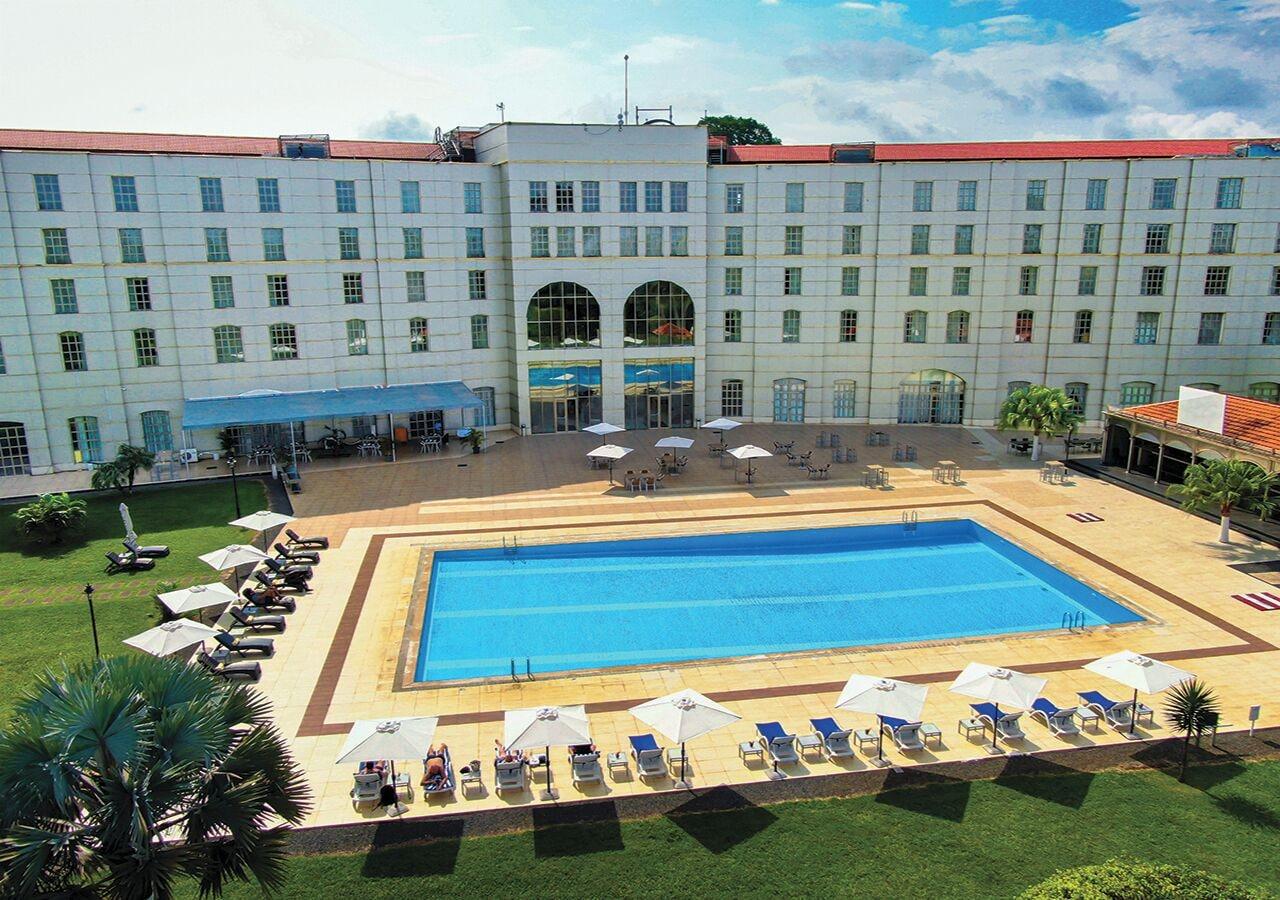 Vista Piscina Bisila Palace