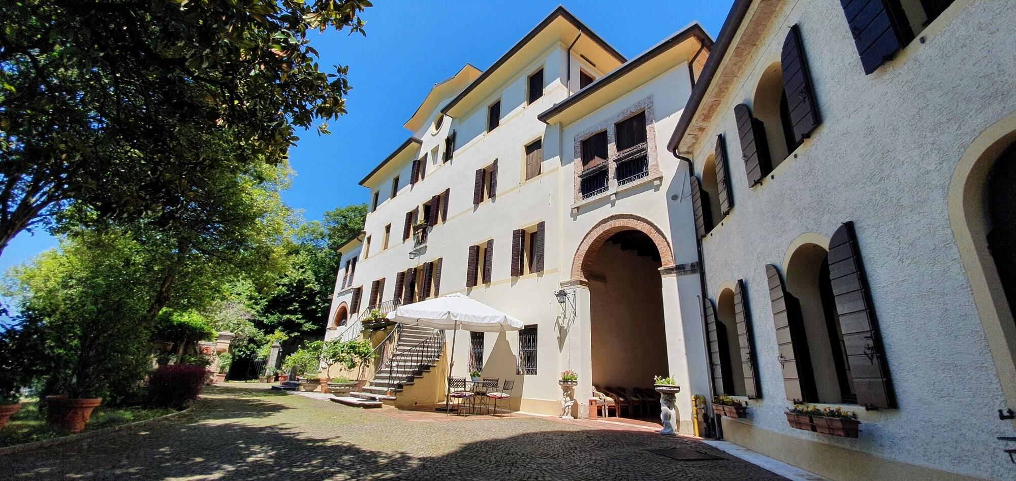 Varios Villa Flangini