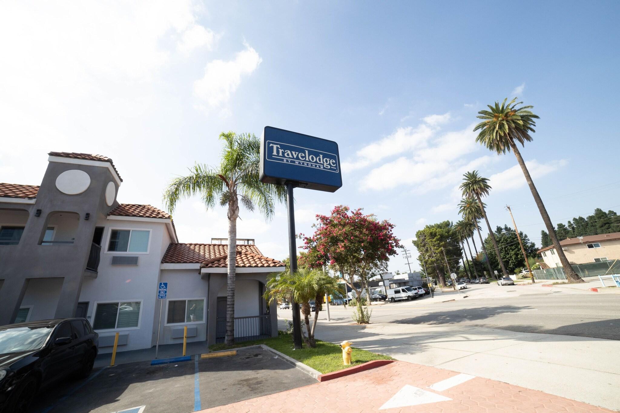 Vista Exterior Travelodge by Wyndham Whittier