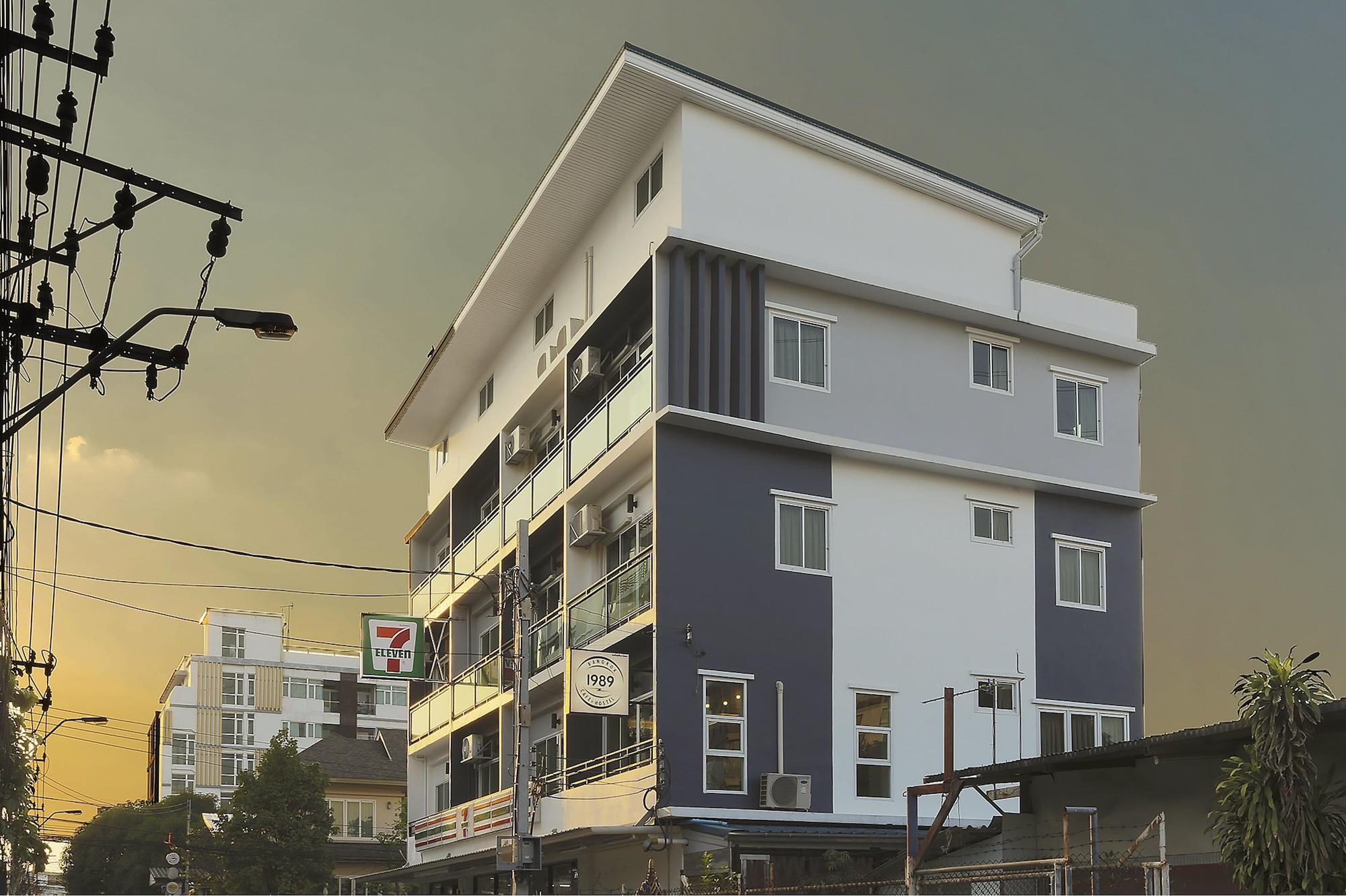 Vista Exterior Small Space Cafe and Hostel