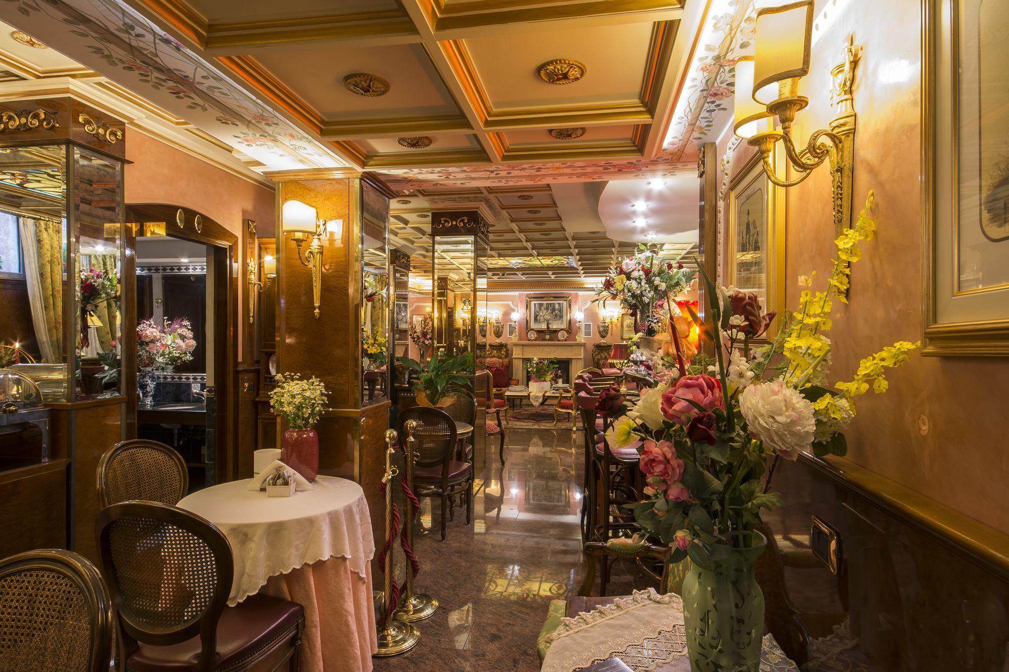 Bar/Salón Hotel Vittoria