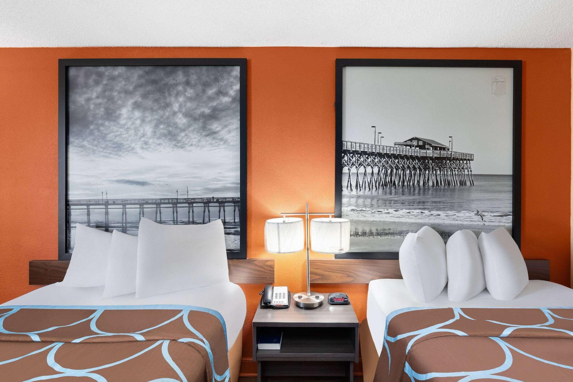 Habitación Super 8 by Wyndham Myrtle Beach/Market Common Area