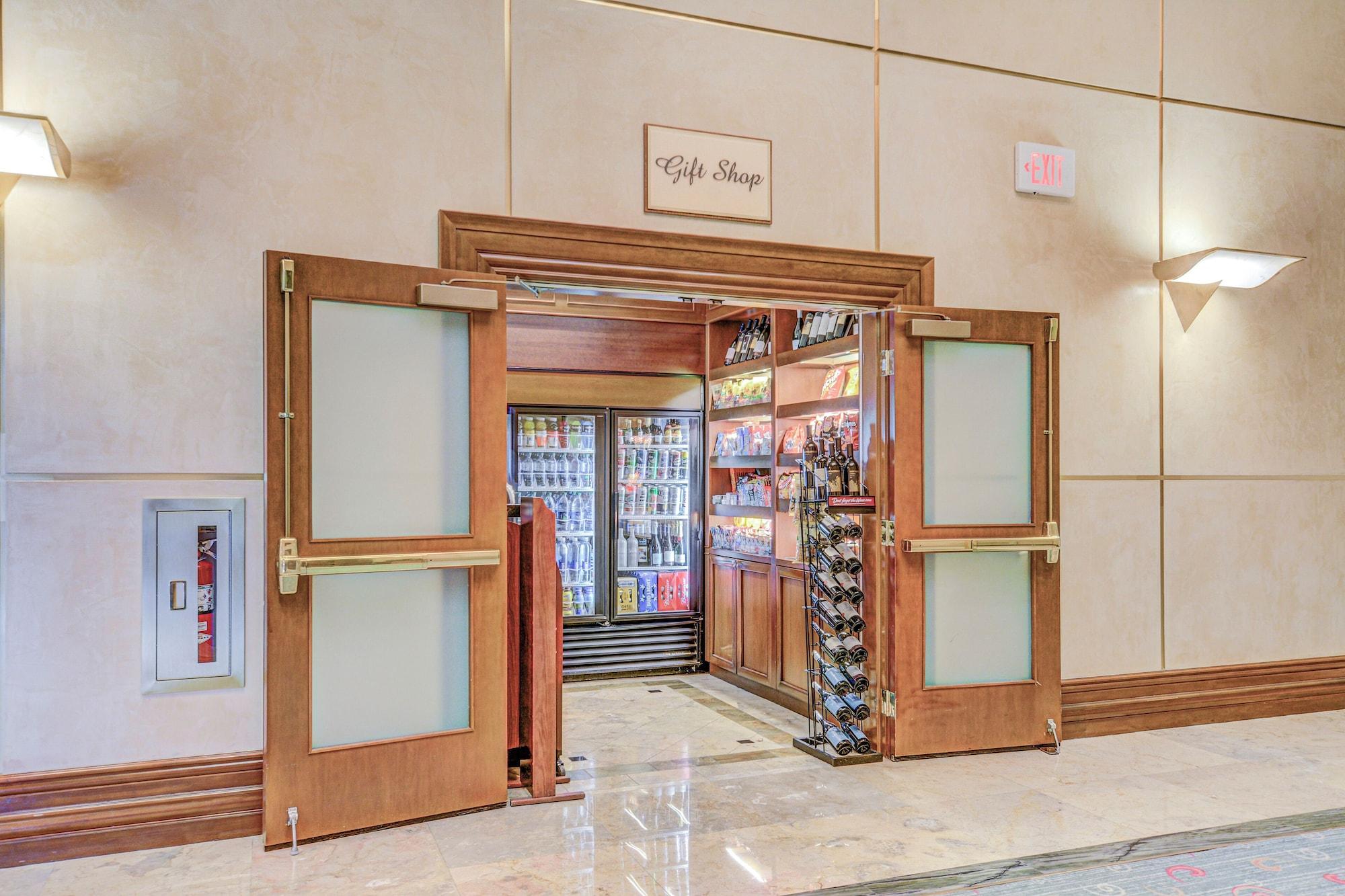 Restaurant Signature Condos