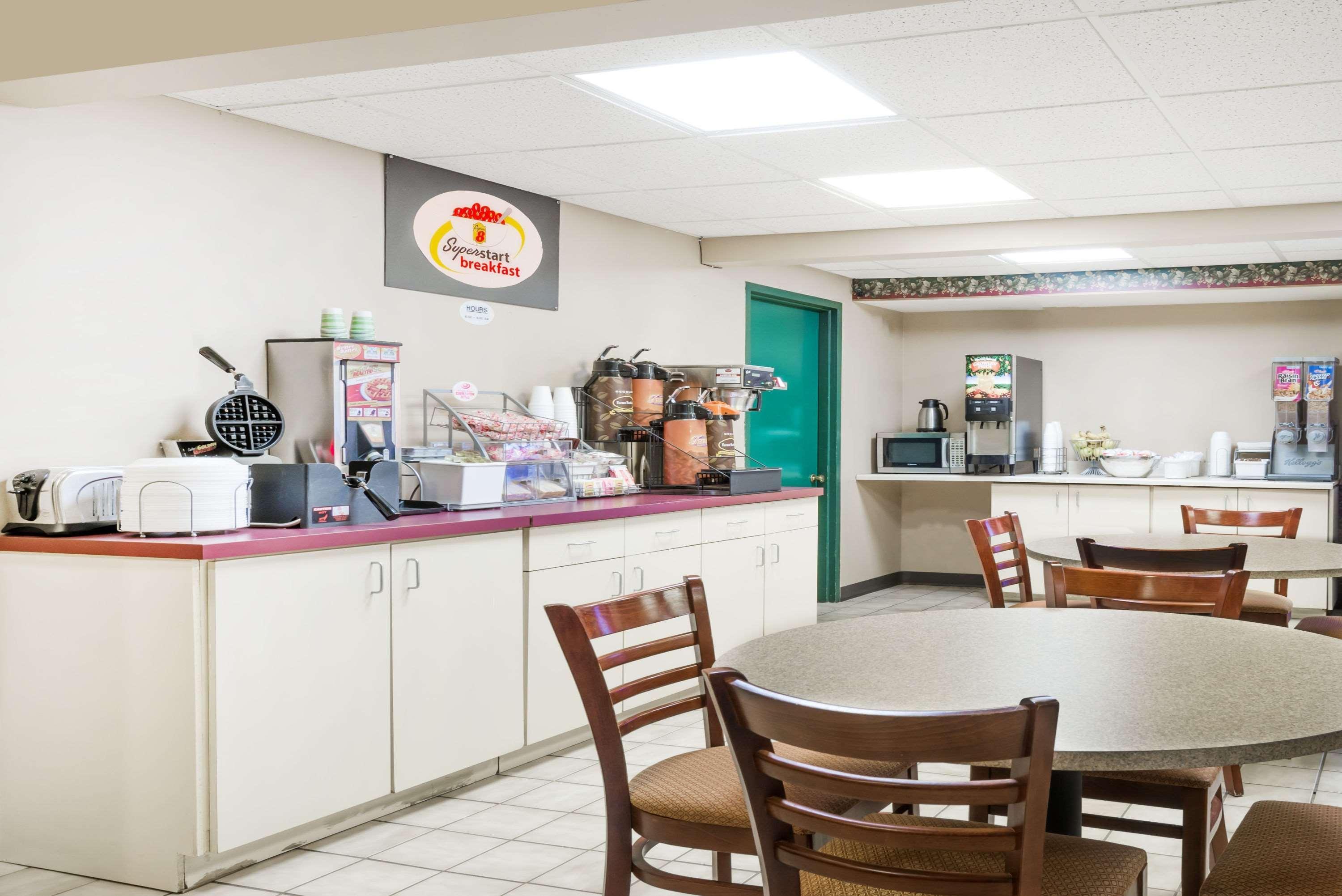 Restaurant Super 8 by Wyndham Newcomerstown