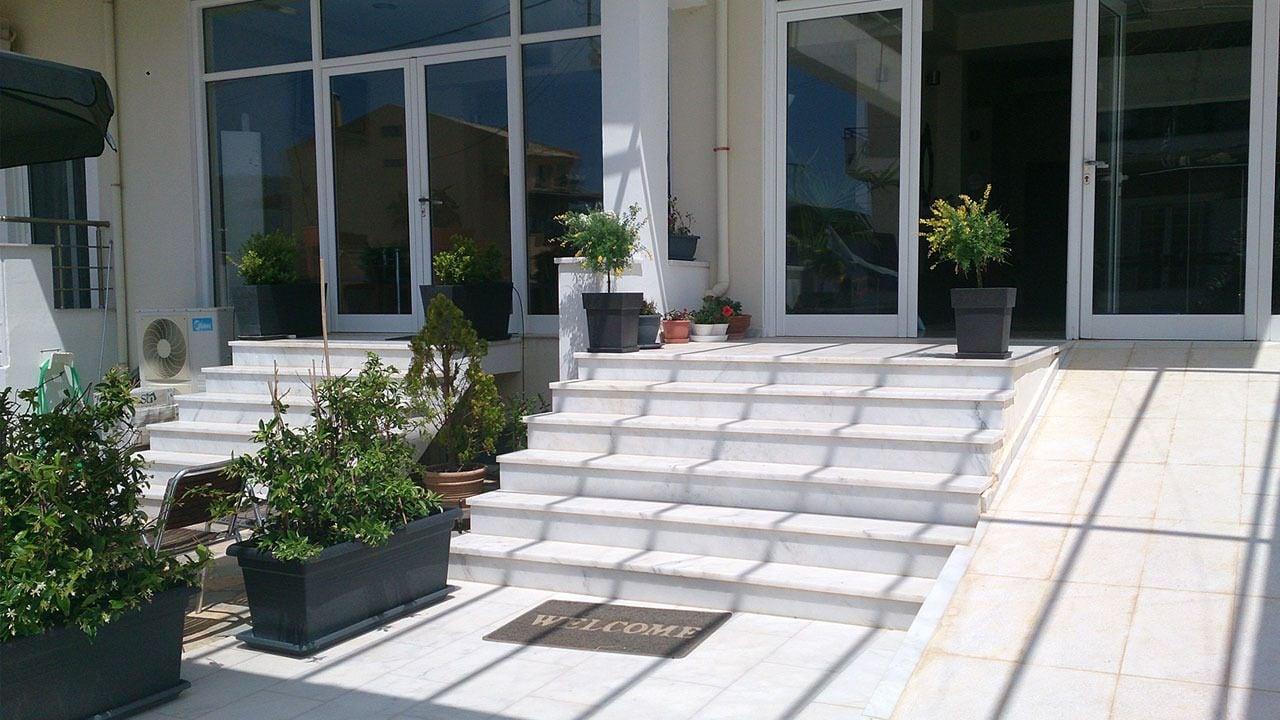 Vista Exterior Porto Marathos