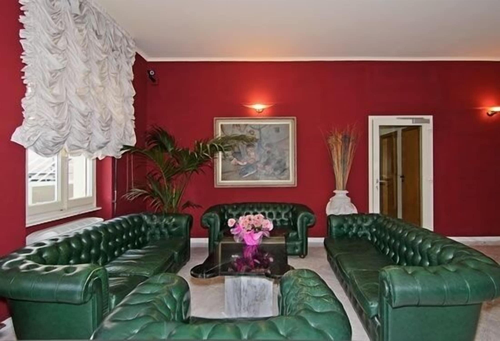 Vista Lobby Hotel Regina