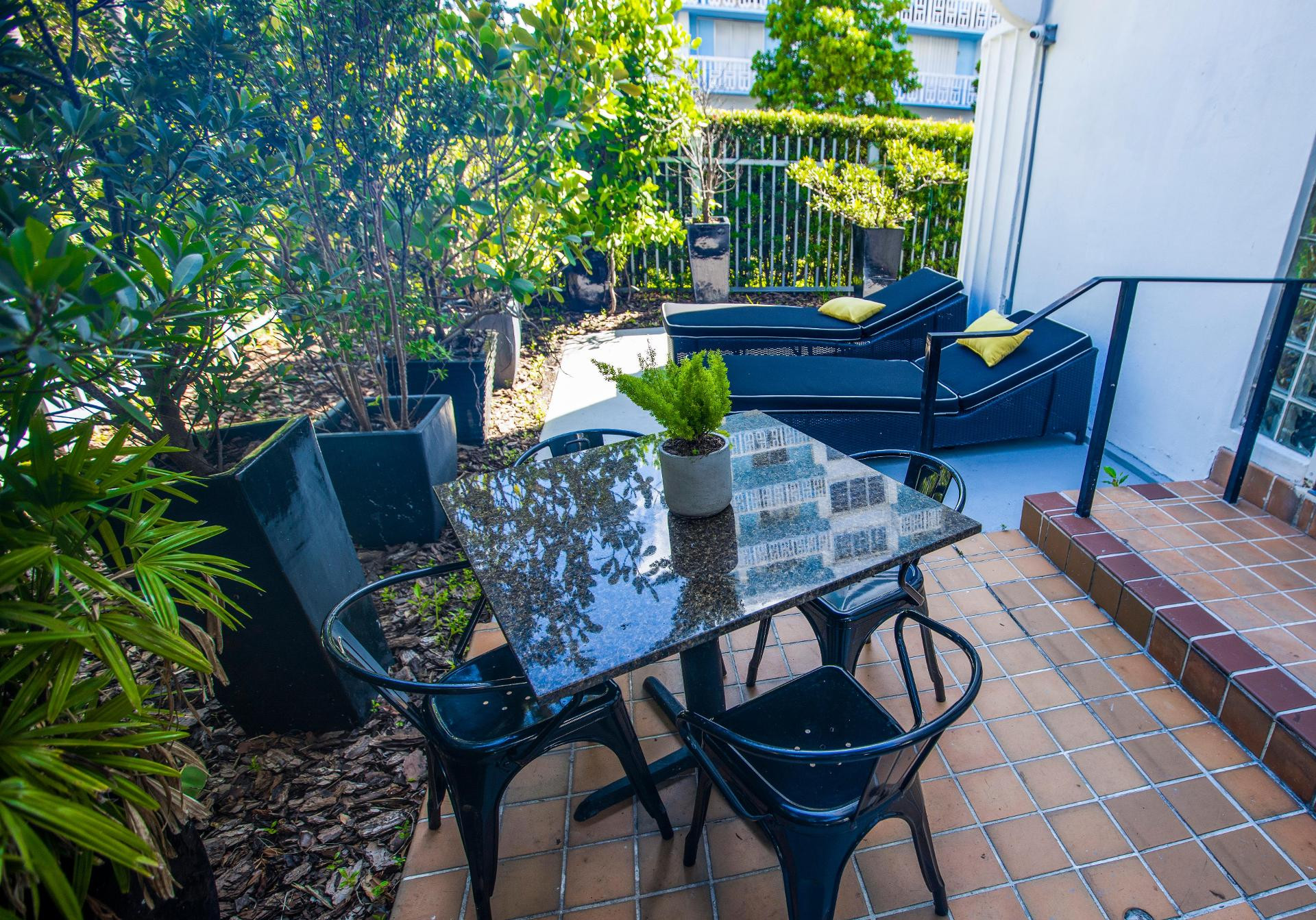 Hotel Lincoln Arms Suites