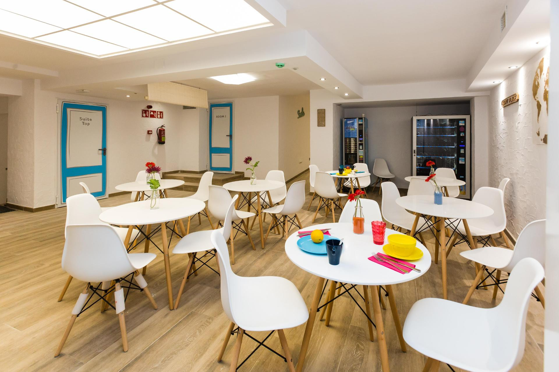Restaurant Y Hostel - Albergue Juvenil