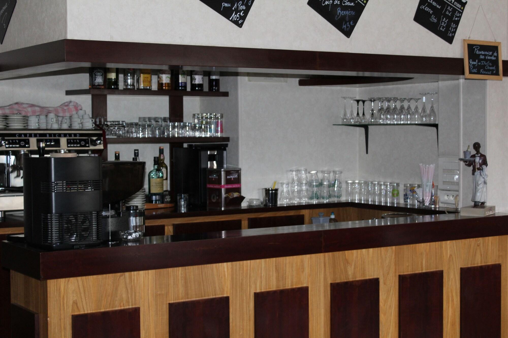 Bar/Salón Hotel Château-Thierry Centre