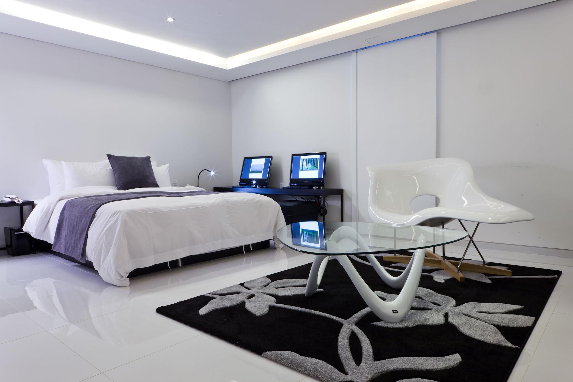 Varios Busan Amare Hotel