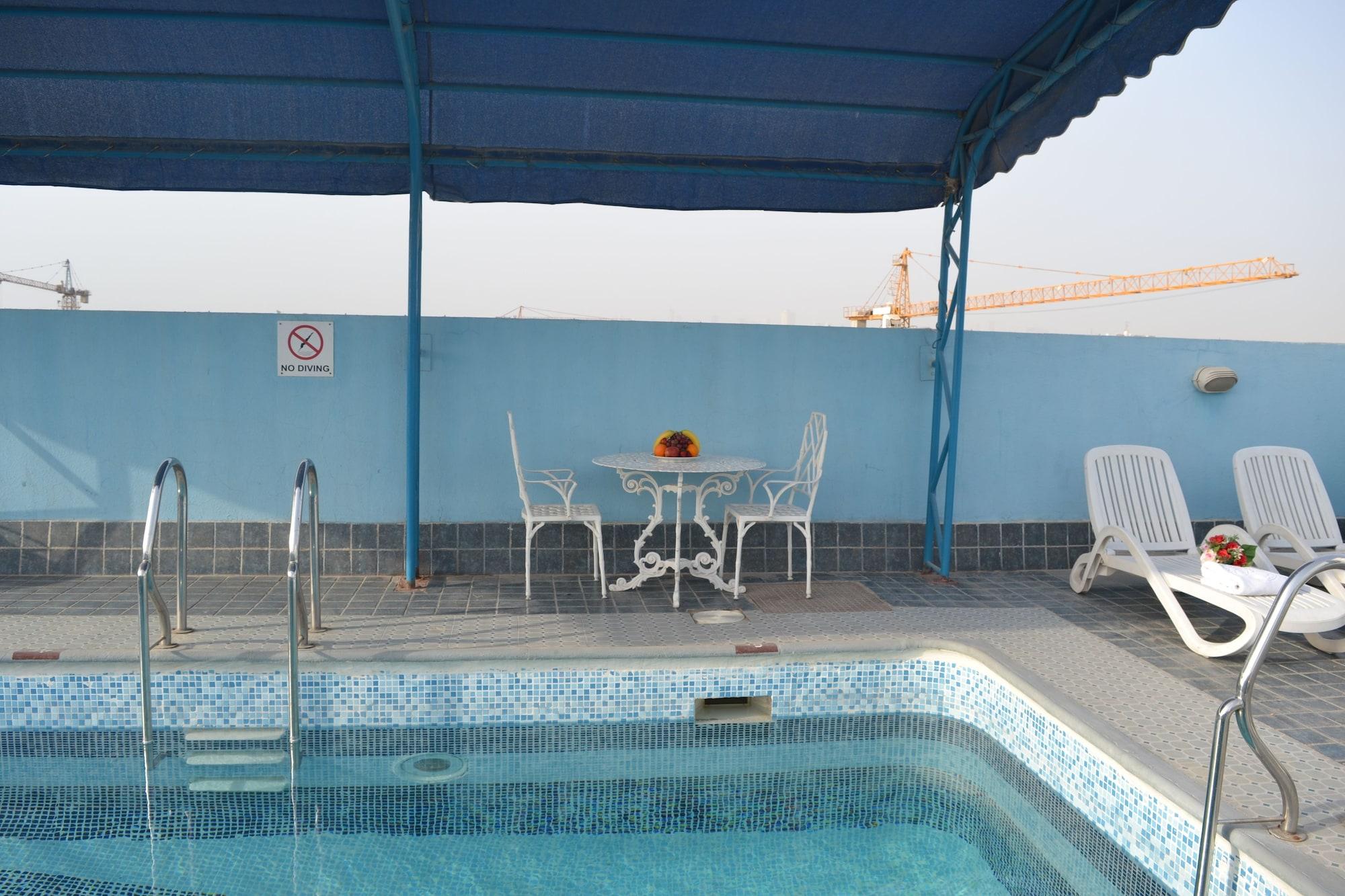 Vista Piscina Ramee Guestline Hotel