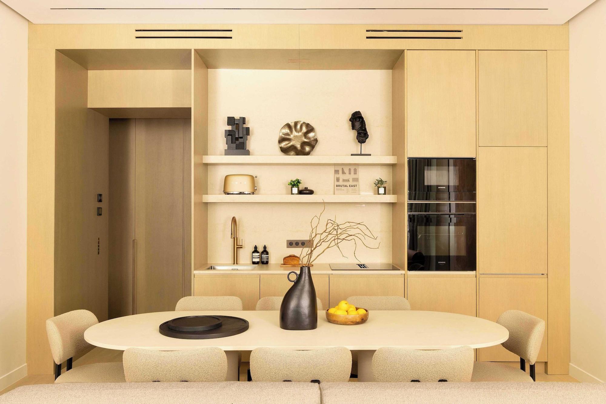 Restaurant Luxurious Astorg Residence