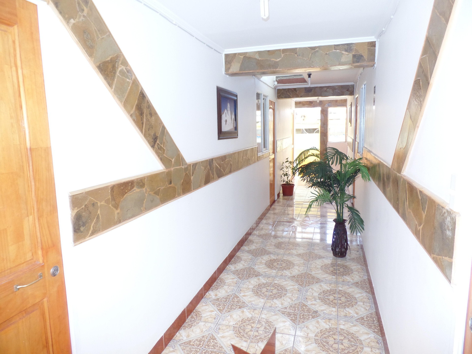 Varios Hostal America