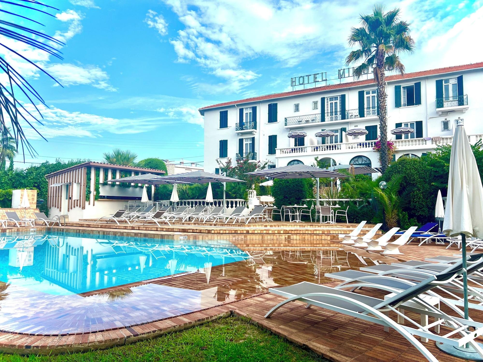 Varios Hôtel des Mimosas