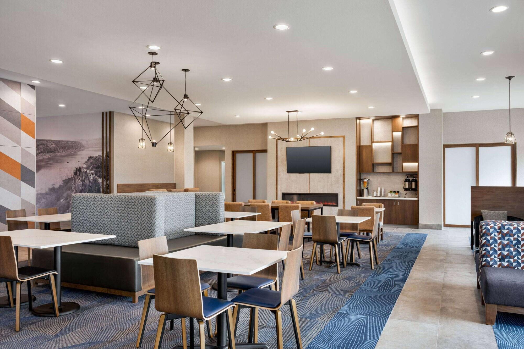 Vista Lobby Hawthorn Extended Stay by Wyndham Del Rio
