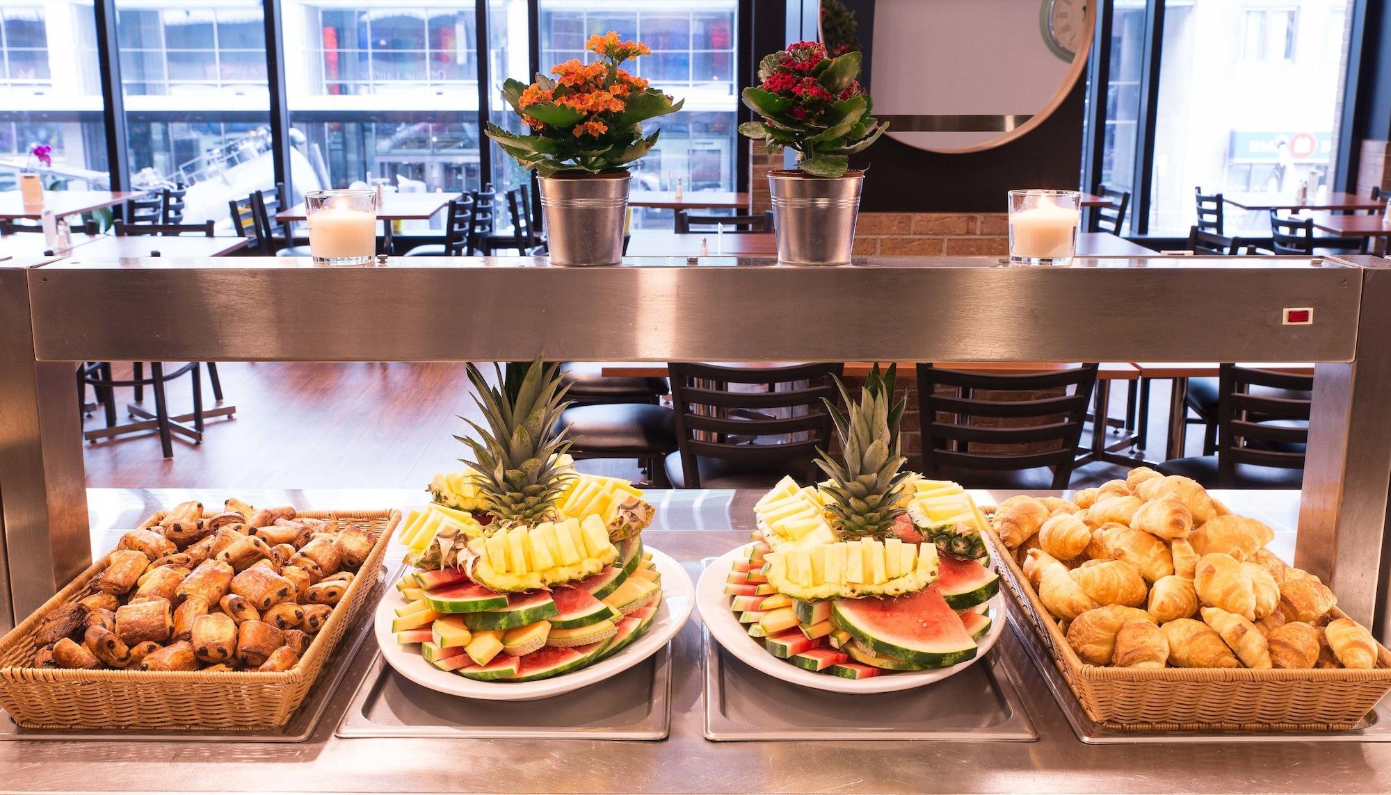 Restaurant Travelodge Hotel by Wyndham Montreal Centre