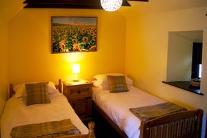 Alquiler Vacacional - Sunflower Cottage, cosy place near the woods and river with private garden.