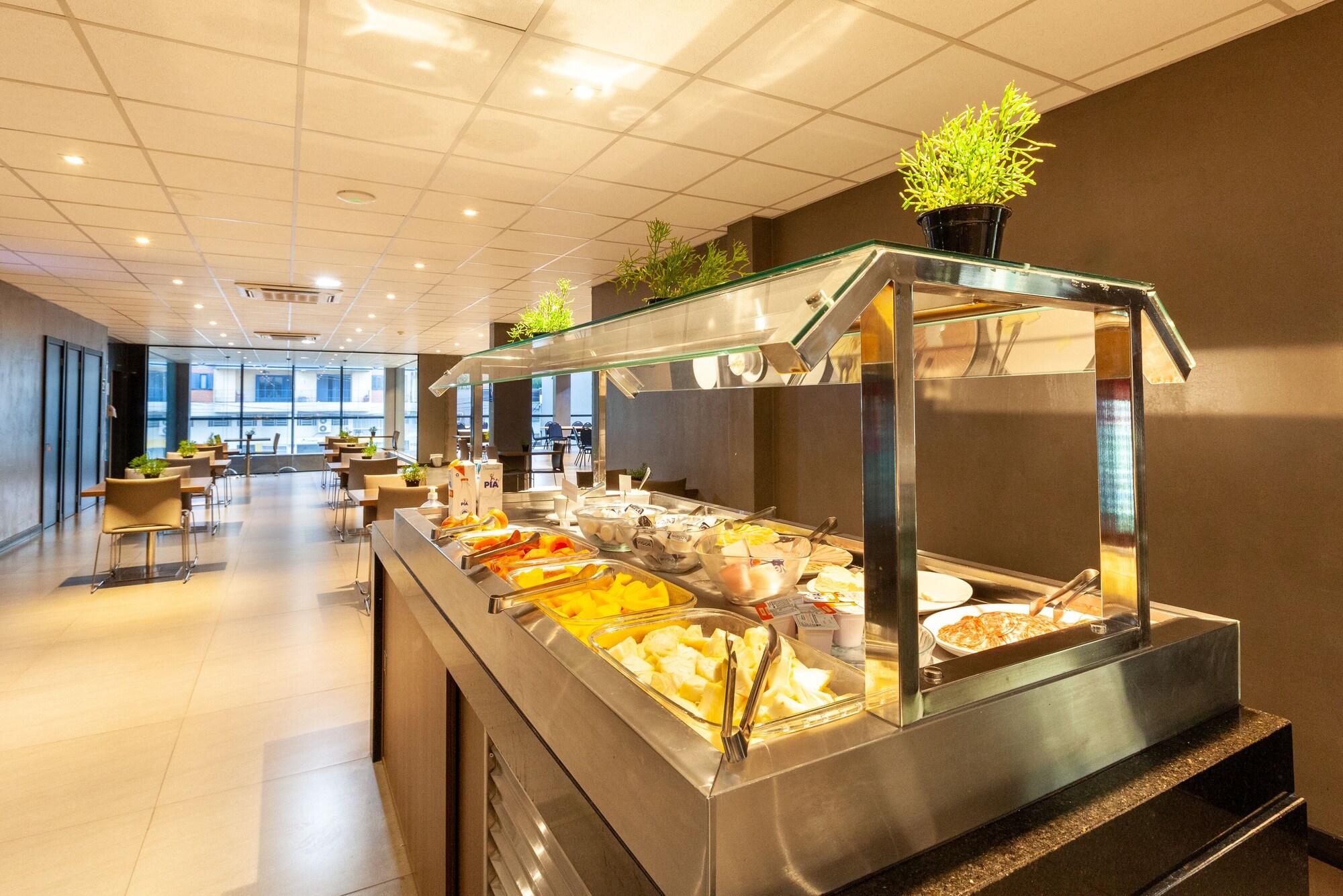 Restaurant Tri Hotel Executive Lajeado