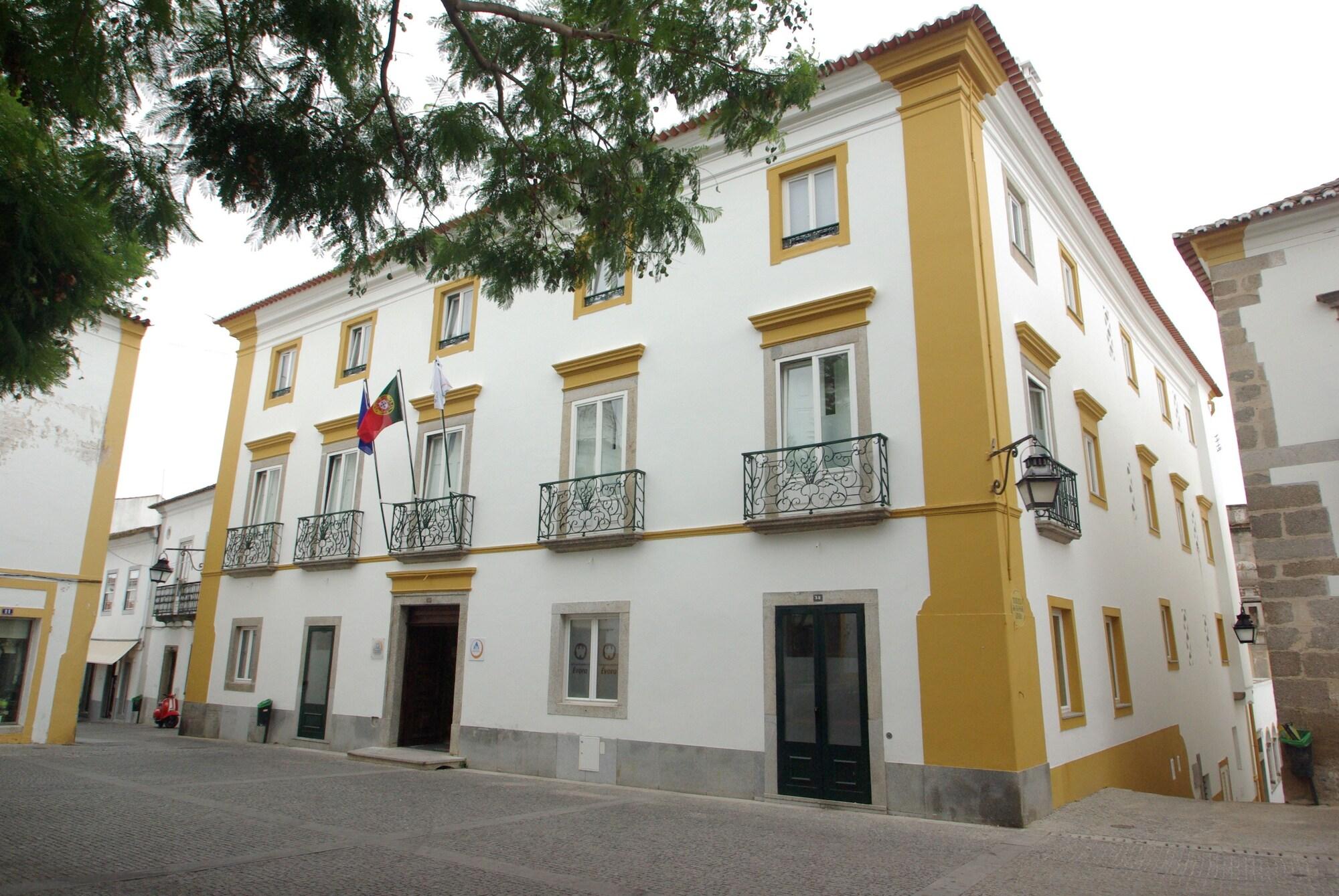 Varios HI Évora – Pousada de Juventude - Hostel
