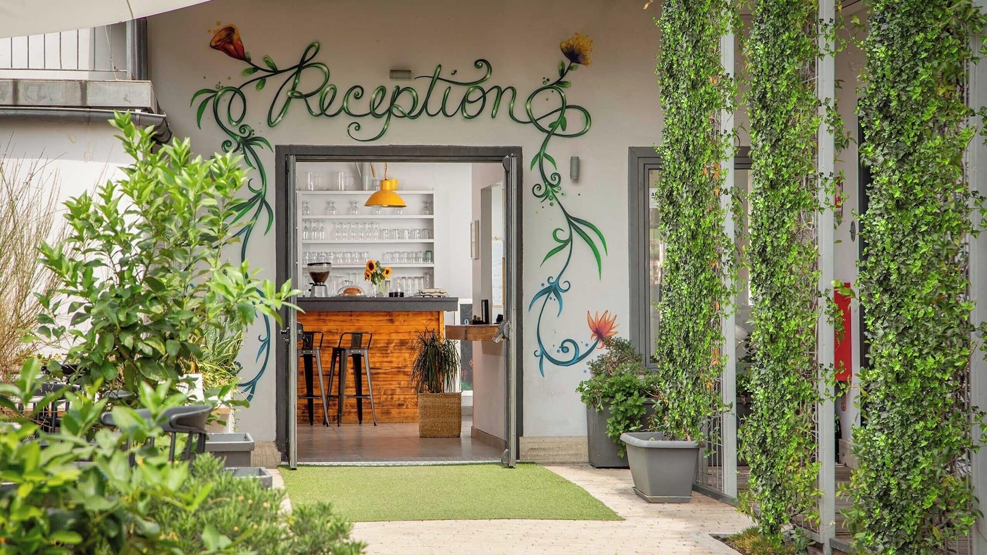 Vista Lobby Urban Garden Hotel