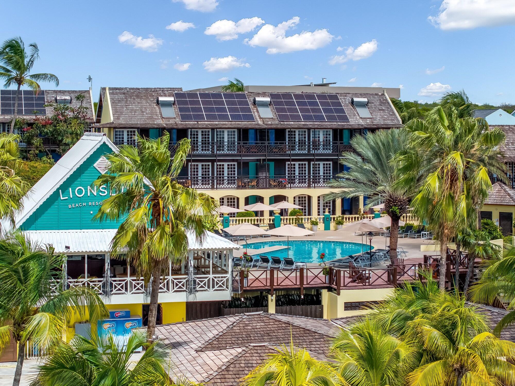Vista Exterior LionsDive Beach Resort