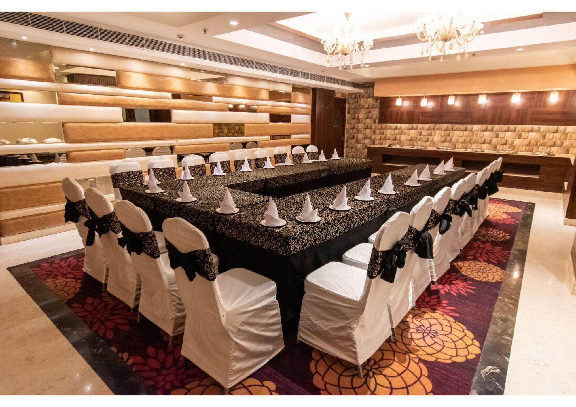 Sala de Reuniones The Grand Ambassador