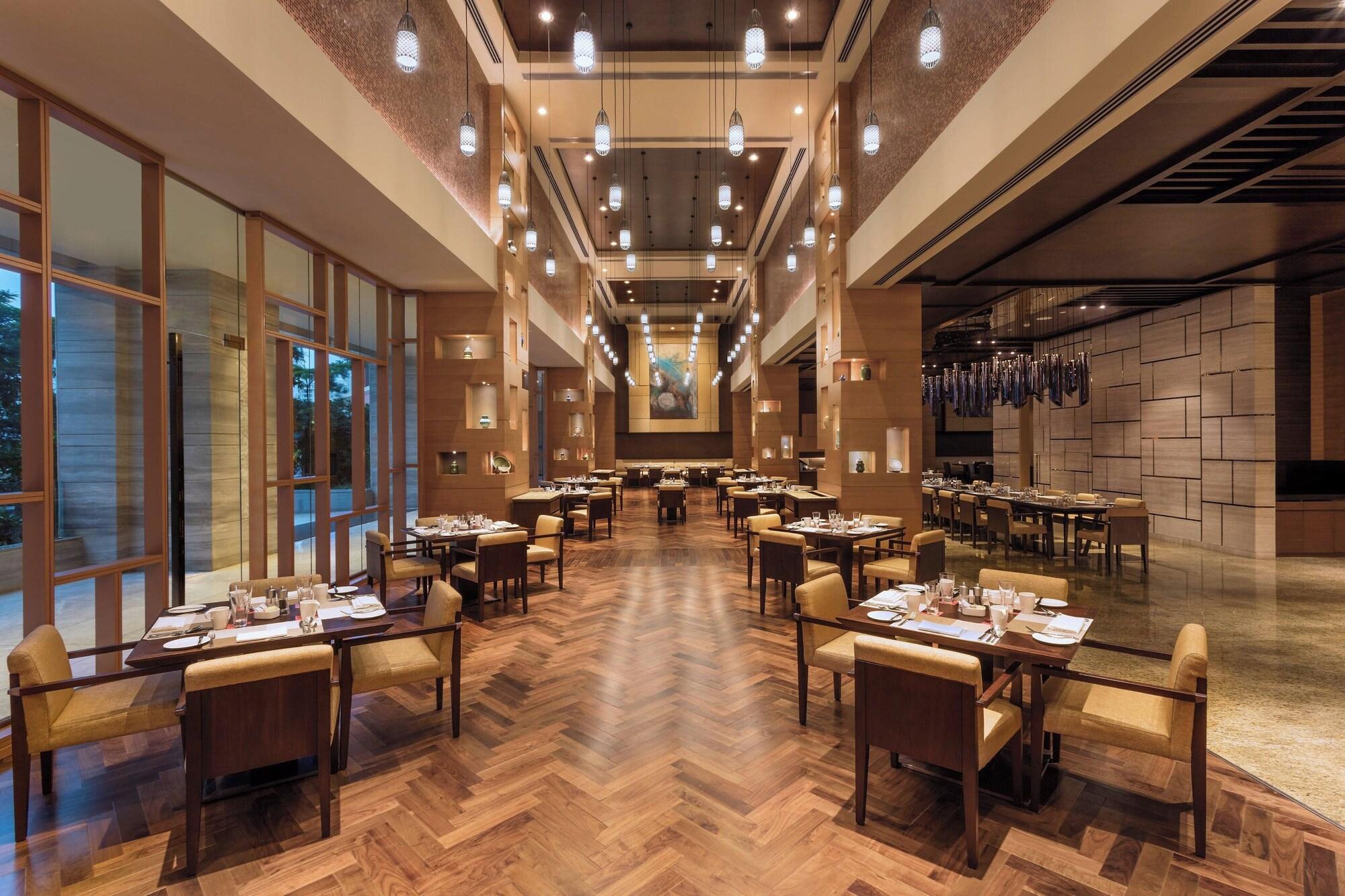 Restaurant Sheraton Grand Bengaluru Whitefield