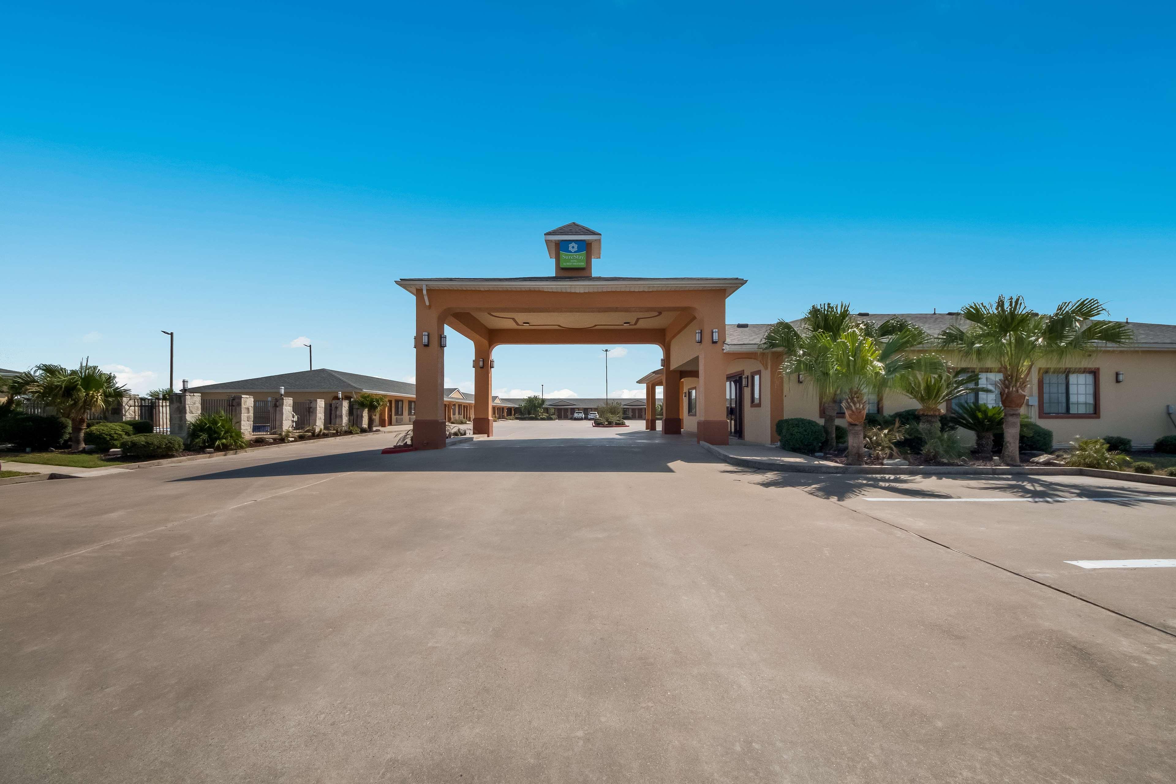 Vista Exterior SureStay by Best Western Falfurrias