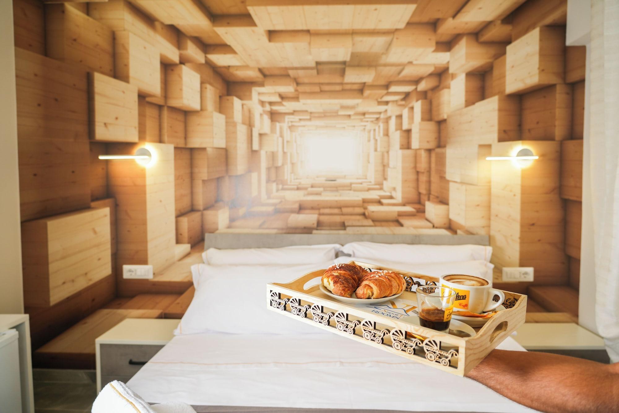 Varios Napolitano Rooms (Central Station)