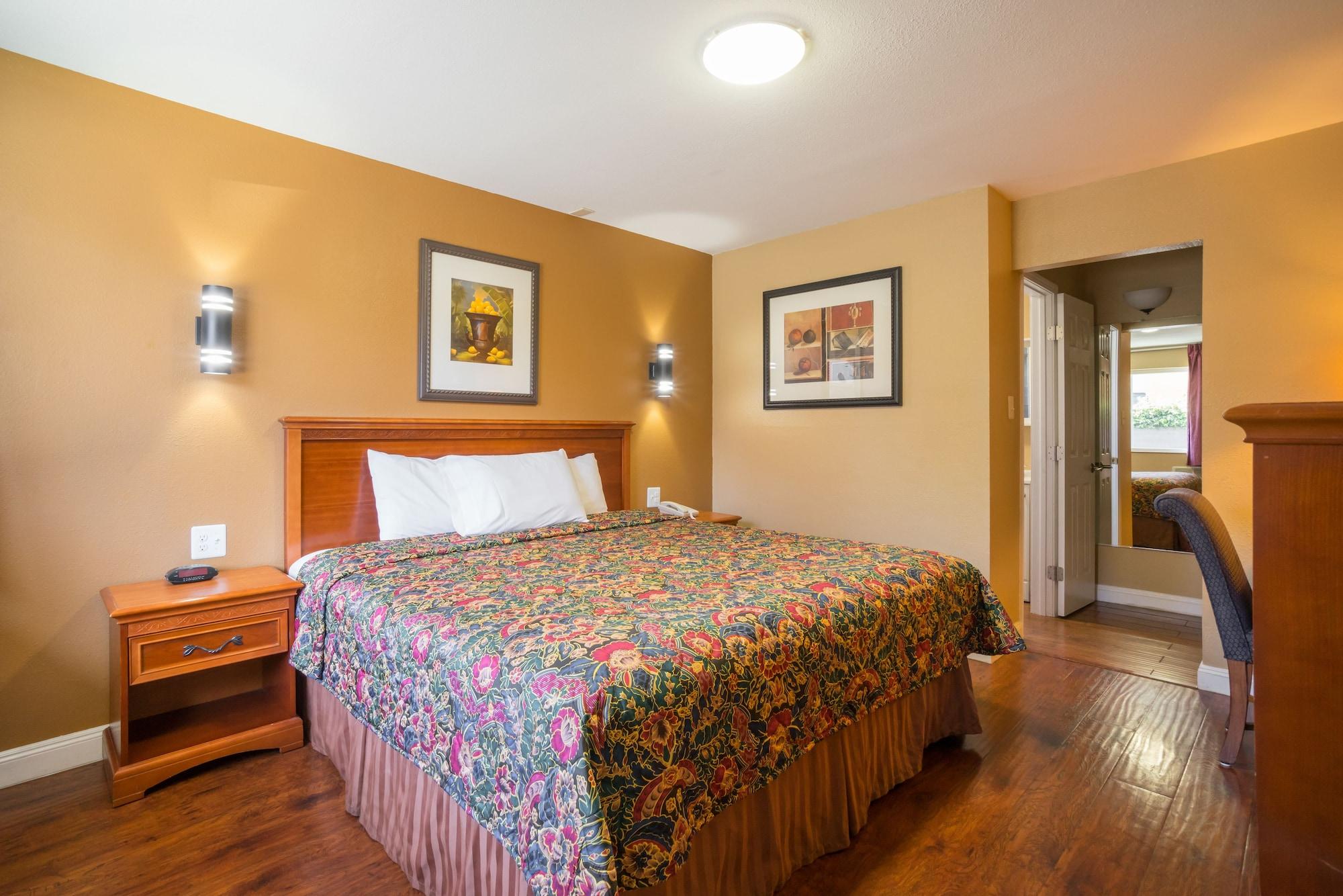 Varios Marina Inn