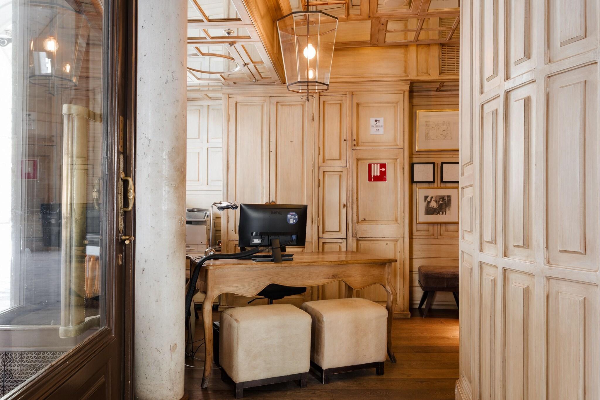 Vista Lobby Do: Placa Reial