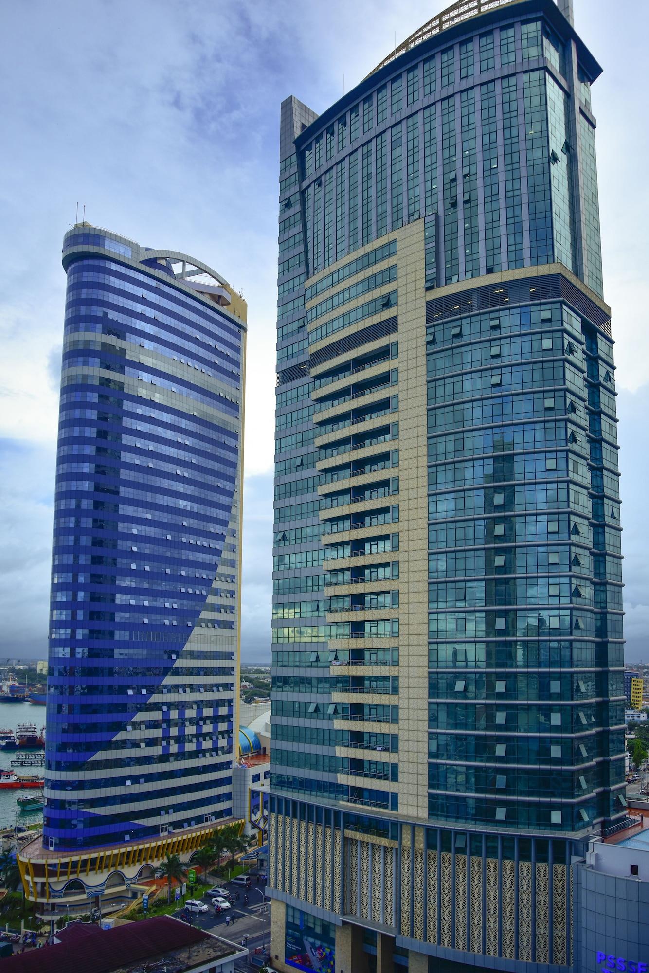 Vista Exterior Harbour View Suites