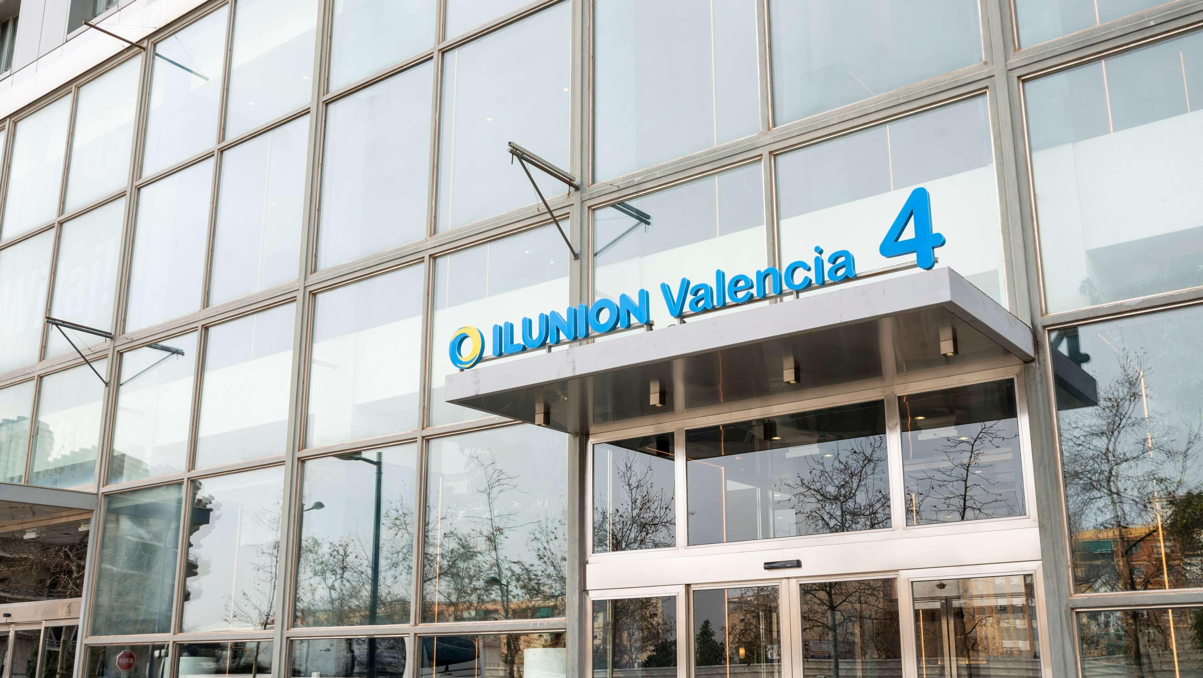 Vista Exterior Hotel ILUNION Valencia 4