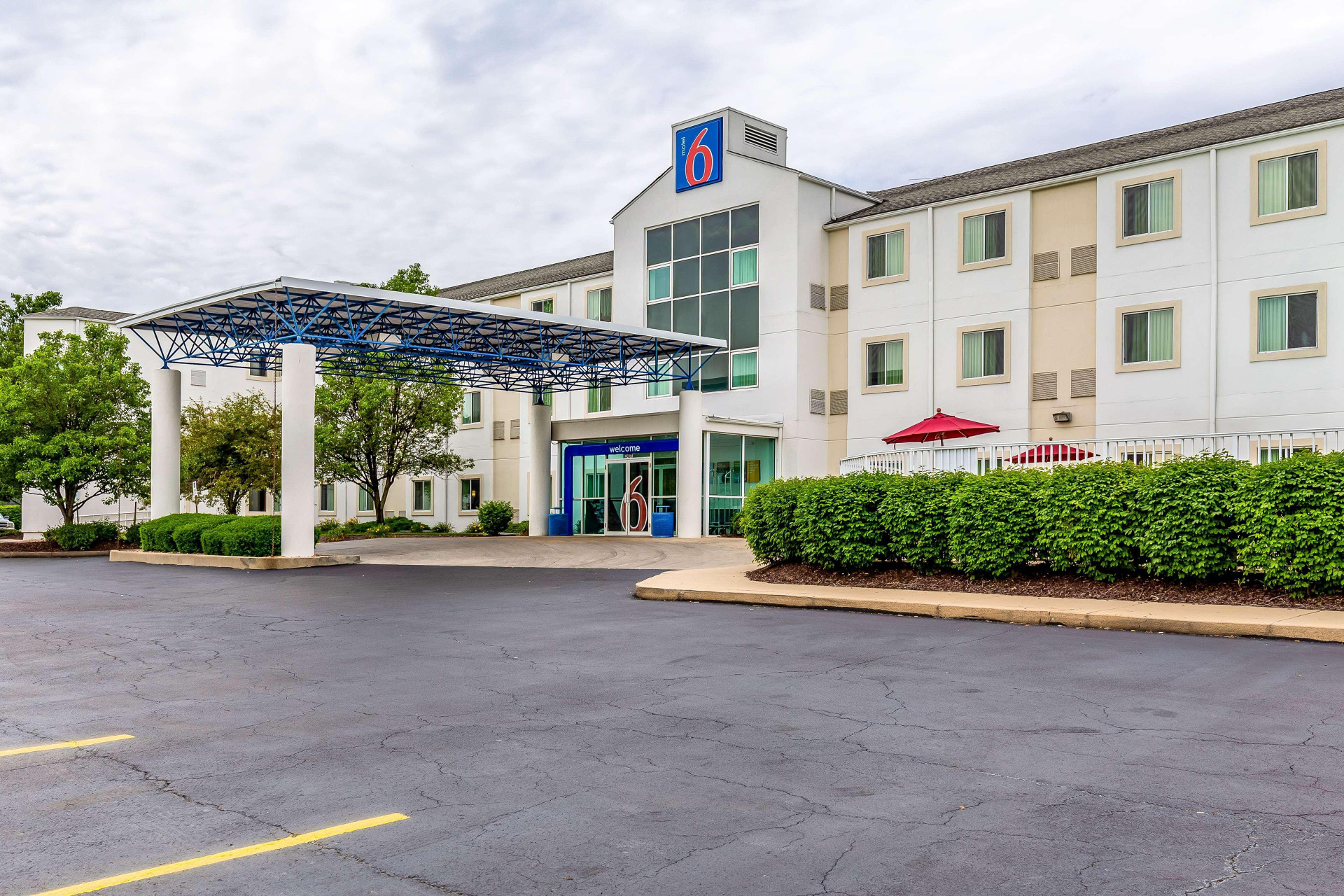 Vista Exterior Motel 6 St Louis East Caseyville