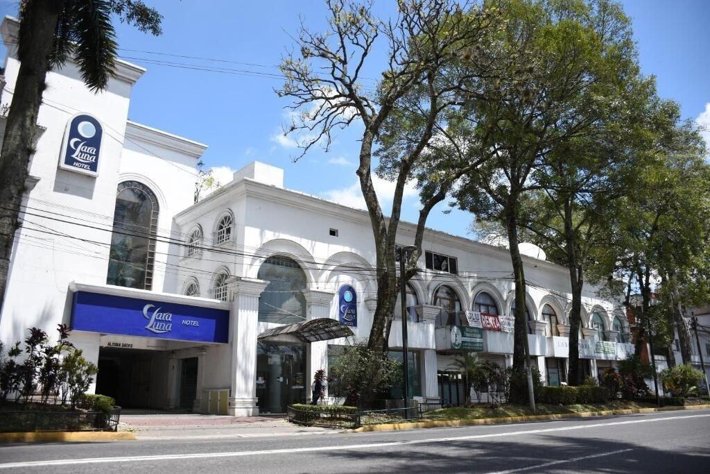 Vista Exterior Hotel Clara Luna